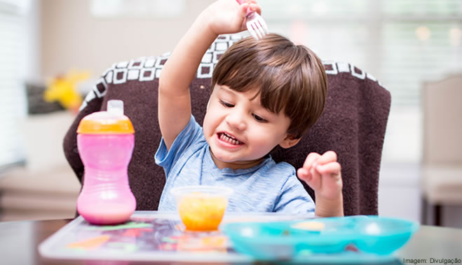 Como equilibrar a fórmula infantil com a alimentação na primeira infância